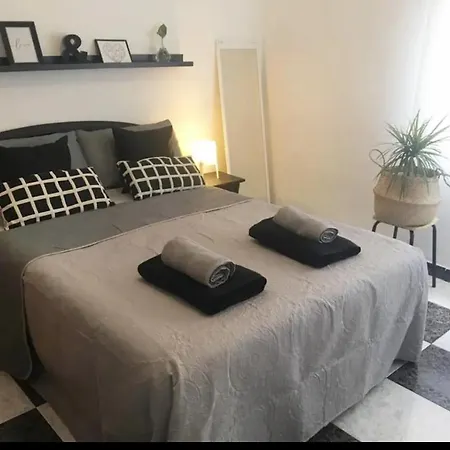 Pansiyon 1 En Tercera Planta Sin Ascensor No Es Piso Entero A Compartir Bano Y Cocina Fuengirola