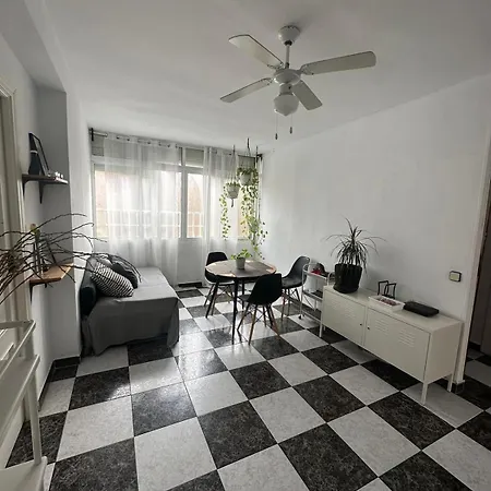 1 En Tercera Planta Sin Ascensor No Es Piso Entero A Compartir Bano Y Cocina Pansiyon