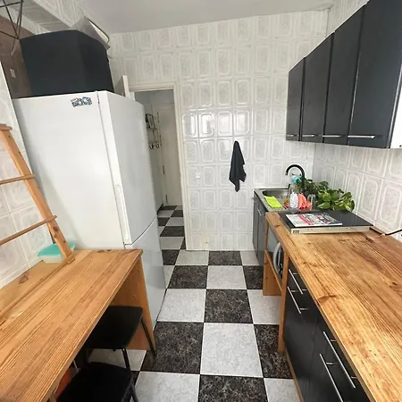 1 En Tercera Planta Sin Ascensor No Es Piso Entero A Compartir Bano Y Cocina Фуэнхирола