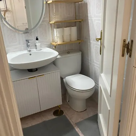 Privatunterkunft 1 En Tercera Planta Sin Ascensor No Es Piso Entero A Compartir Bano Y Cocina *