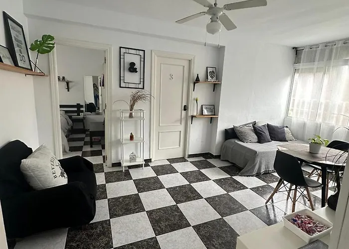 홈스테이 1 En Tercera Planta Sin Ascensor No Es Piso Entero A Compartir Bano Y Cocina *