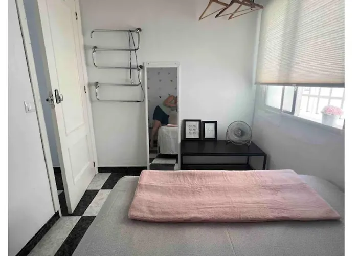 1 En Tercera Planta Sin Ascensor No Es Piso Entero A Compartir Bano Y Cocina 홈스테이