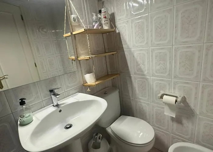 1 En Tercera Planta Sin Ascensor No Es Piso Entero A Compartir Bano Y Cocina 홈스테이 *