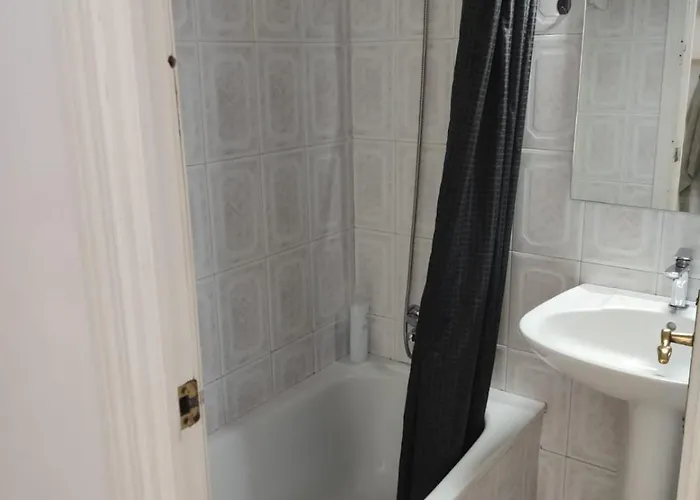 1 En Tercera Planta Sin Ascensor No Es Piso Entero A Compartir Bano Y Cocina Fuengirola